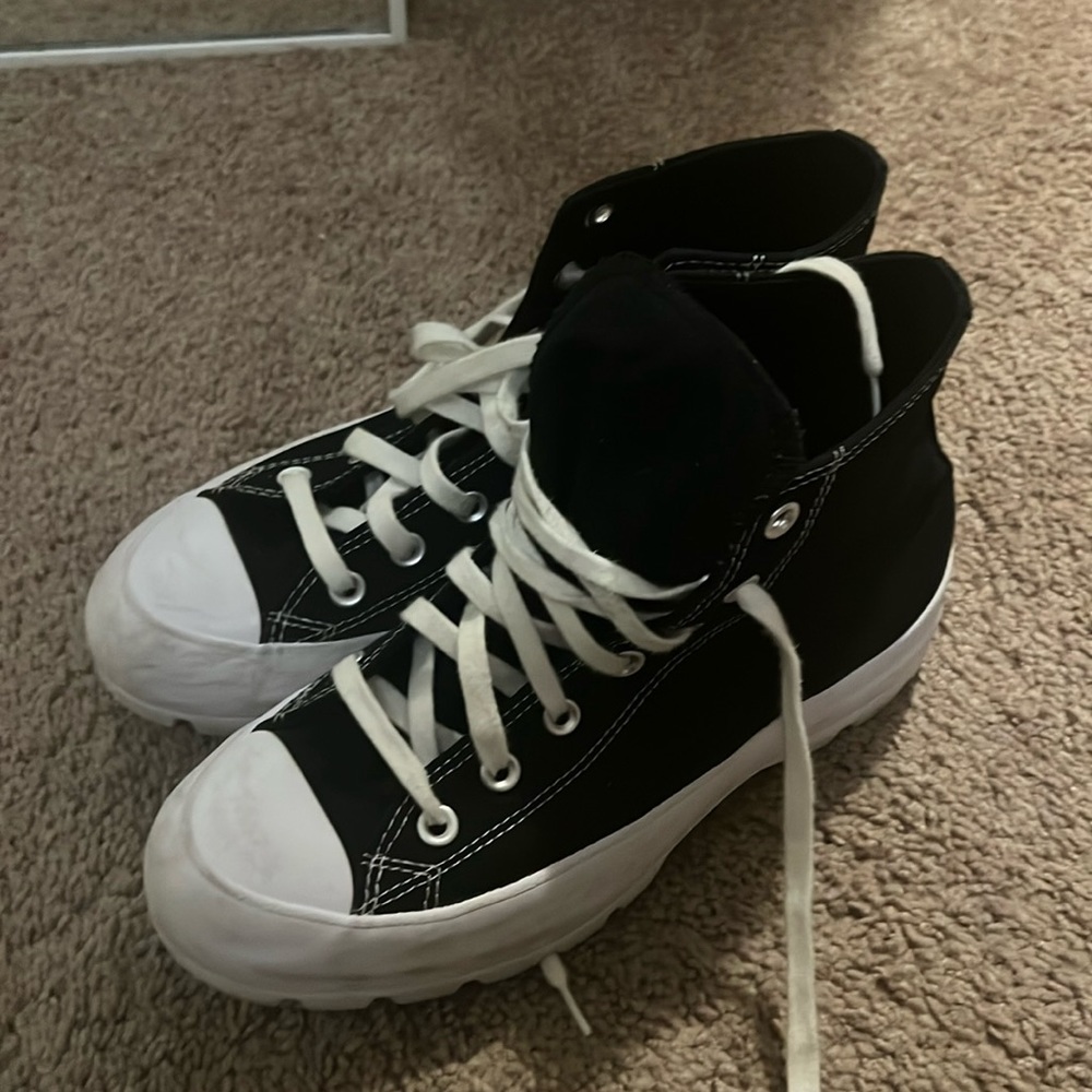 Converse - size 8 (women’s)